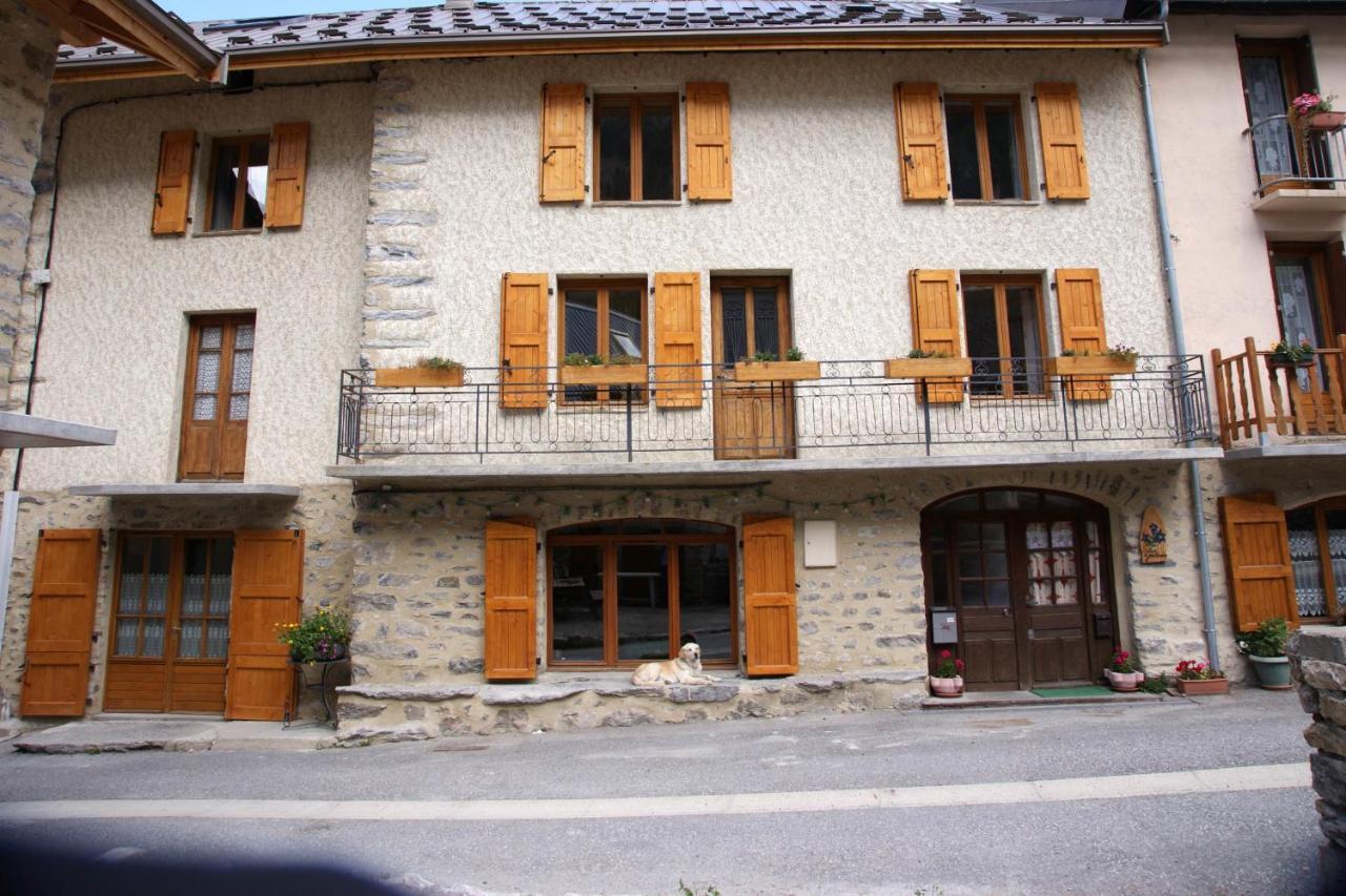 Chez Jean Pierre - Bedroom In A 17Th Century House - N 4 Villar-d'Arene Exterior photo